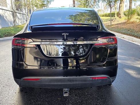 Used 2018 Tesla Model X 100D image 3