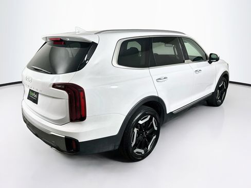 Used 2025 Kia Telluride S FWD image 9