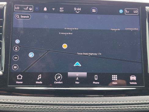 Used 2023 Chrysler Pacifica Limited FWD image 17