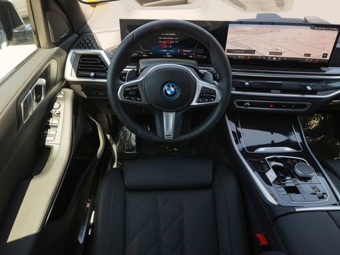 Used 2026 BMW X5 xDrive50e w/ M Sport Package AWD/4WD image 19