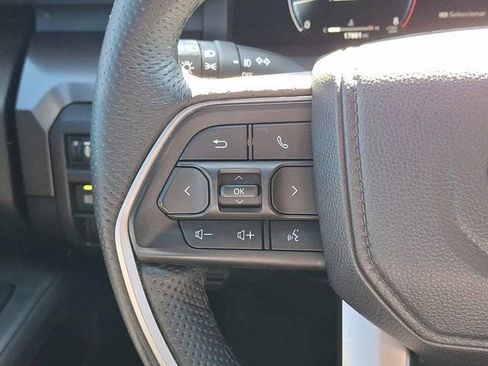 Used 2025 Toyota Tacoma TRD Sport AWD/4WD image 25