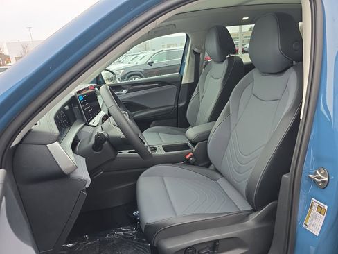 New 2026 Volkswagen Tiguan SE image 9