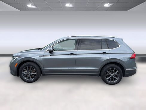 Used 2022 Volkswagen Tiguan SE FWD image 2