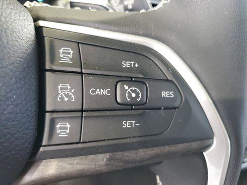 Used 2022 Jeep Grand Cherokee Limited 4xe w/ Luxury Tech Group II AWD/4WD image 24