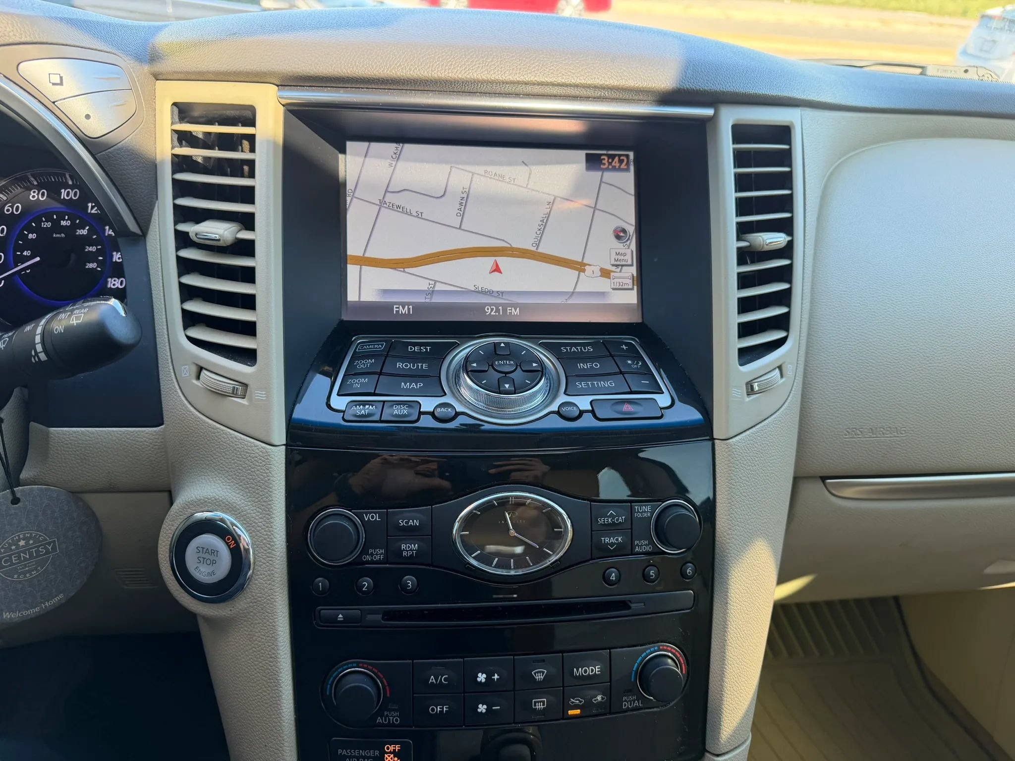 Used 2015 INFINITI QX70 2WD w/ Premium Package image 21
