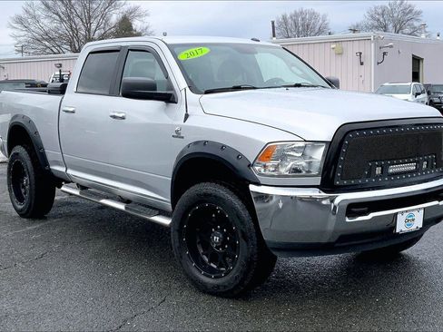 Used 2017 RAM 2500 SLT image 2