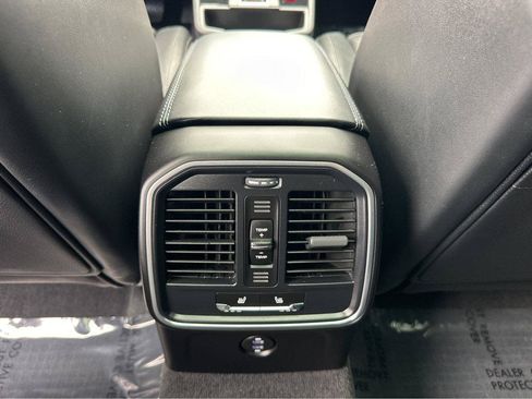 Used 2024 Porsche Macan w/ Premium Plus Package AWD/4WD image 17