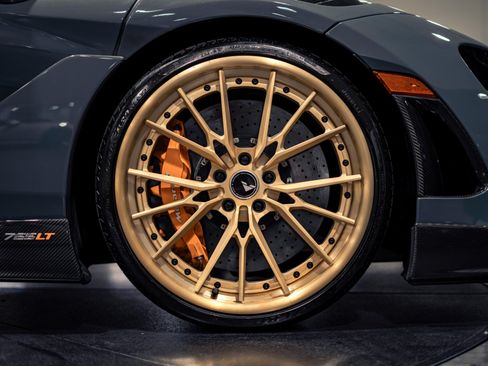 Used 2021 McLaren 765LT RWD image 3