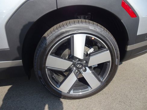 New 2025 Hyundai Santa Fe Limited image 3