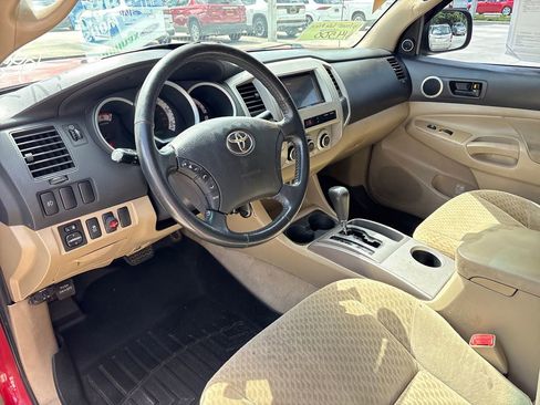 Used 2011 Toyota Tacoma PreRunner w/ SR5 Pkg #2 RWD image 6