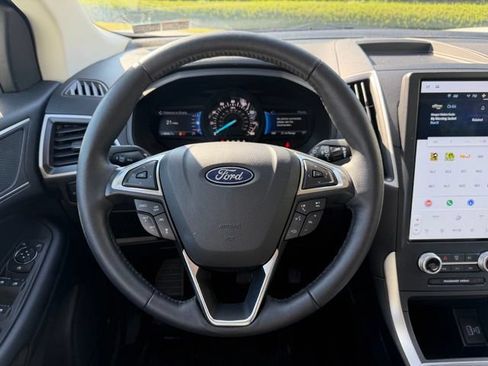 Certified 2024 Ford Edge SEL w/ Convenience Package AWD/4WD image 16