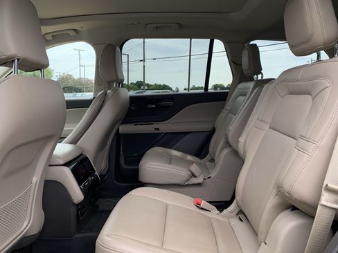 Used 2023 Lincoln Aviator Reserve w/ Equipment Group 201A RWD image 31