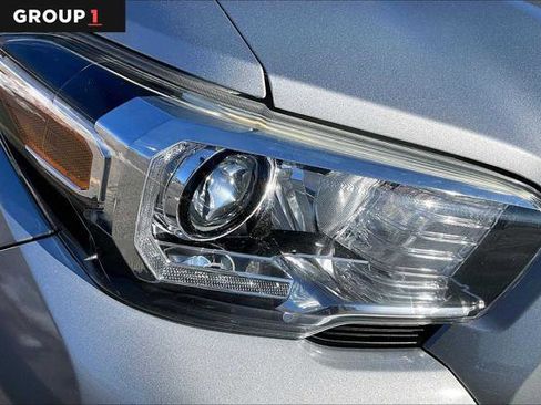 Certified 2017 Toyota Tacoma TRD Sport image 26