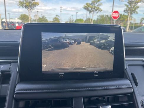 Used 2022 Chevrolet Suburban LT image 25