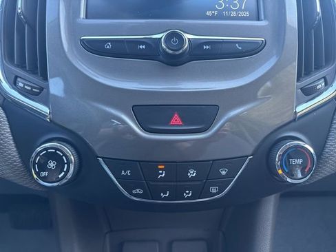 Used 2018 Chevrolet Cruze LT image 35