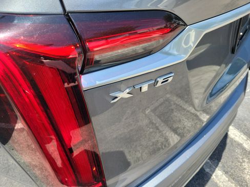Used 2021 Cadillac XT6 Premium Luxury FWD image 5