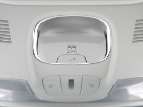 Used 2018 Jeep Renegade Trailhawk w/ Cold Weather Group II image 28