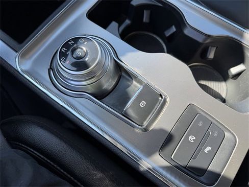 Used 2024 Ford Edge Titanium image 18