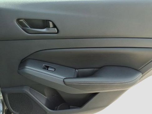 Used 2025 Nissan Altima 2.5 SV FWD image 11