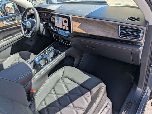 New 2026 Volkswagen Atlas SE FWD image 36