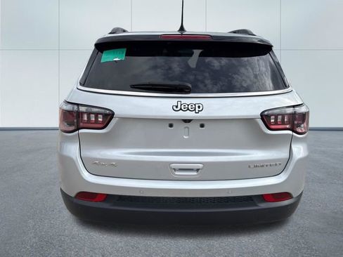 Used 2025 Jeep Compass Limited image 3