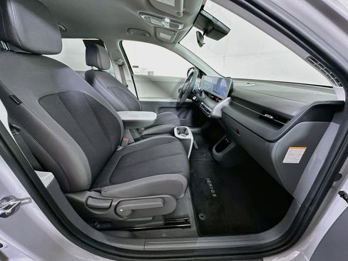 Used 2024 Hyundai Ioniq 5 SE RWD image 30
