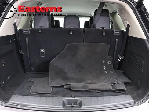 Used 2023 Nissan Pathfinder SL AWD/4WD image 9