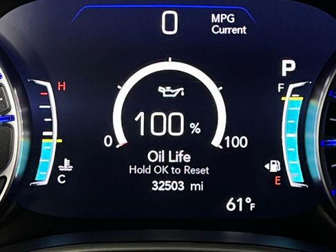 Used 2024 Chrysler Pacifica Touring-L image 16