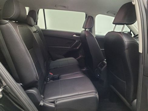 Used 2021 Volkswagen Tiguan SE FWD image 19