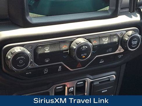 Used 2020 Jeep Gladiator Overland AWD/4WD image 16