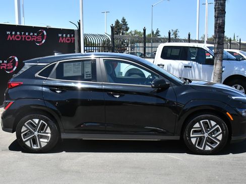Used 2023 Hyundai Kona SE w/ Cargo Package FWD image 9