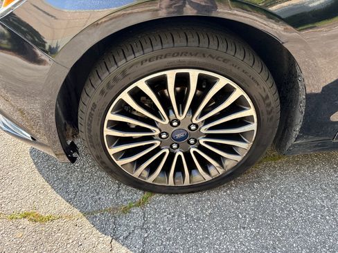 Used 2017 Ford Fusion SE image 11