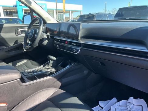 Used 2025 Kia Sorento S image 34