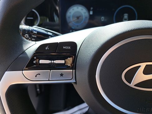 Certified 2024 Hyundai Elantra SEL image 18