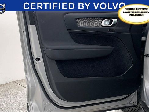 Certified 2025 Volvo XC40 B5 Plus image 24