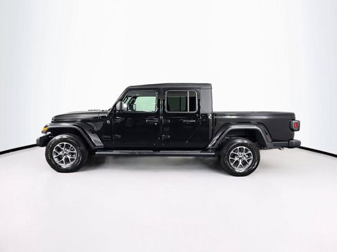 Used 2025 Jeep Gladiator Sport AWD/4WD image 8
