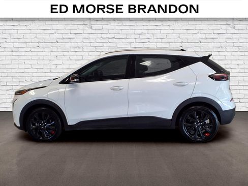 Used 2023 Chevrolet Bolt EUV LT w/ Comfort Package FWD image 2