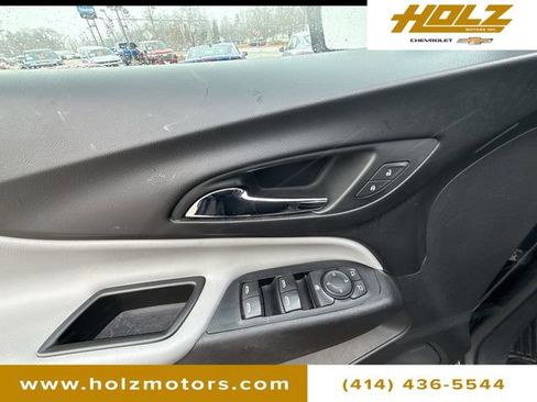 Used 2019 Chevrolet Equinox LS w/ LS Convenience Package image 21