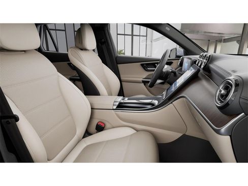 Certified 2023 Mercedes-Benz GLC 300 4MATIC image 4