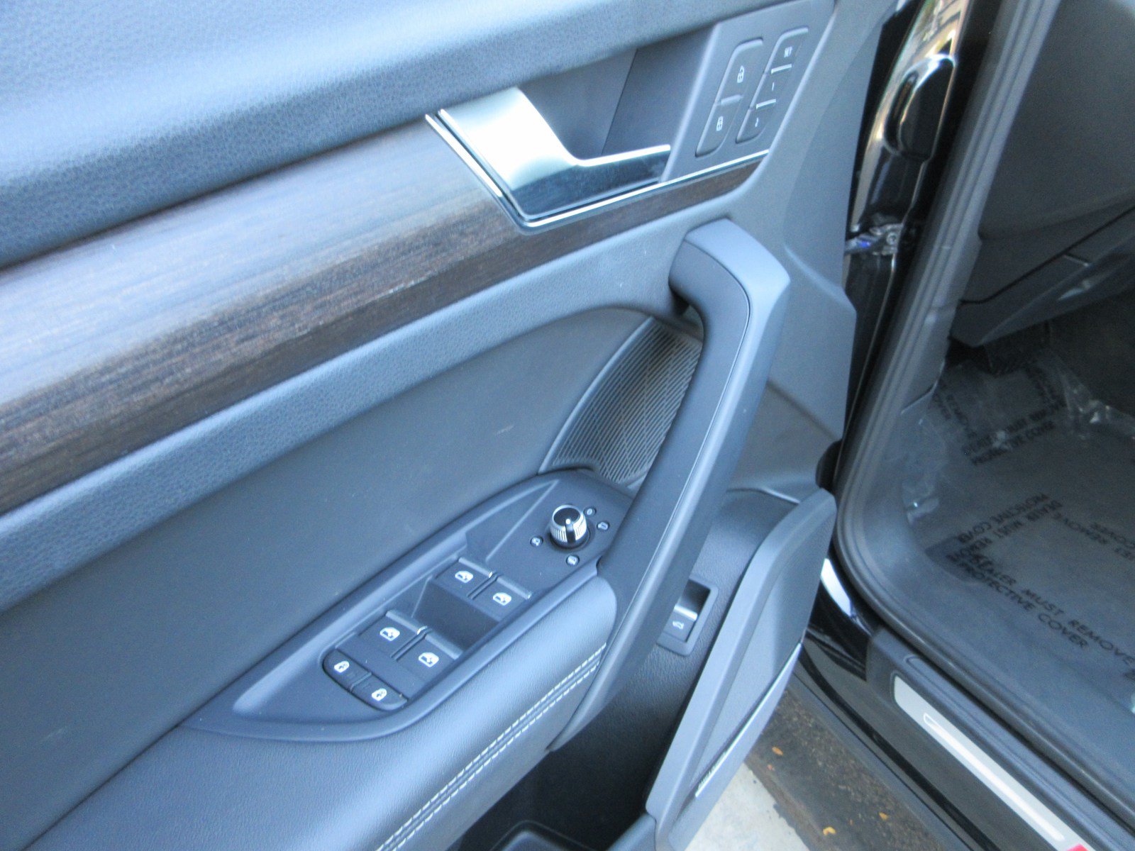 Used 2023 Audi Q5 2.0T Premium Plus w/ Premium Plus Package AWD/4WD image 30