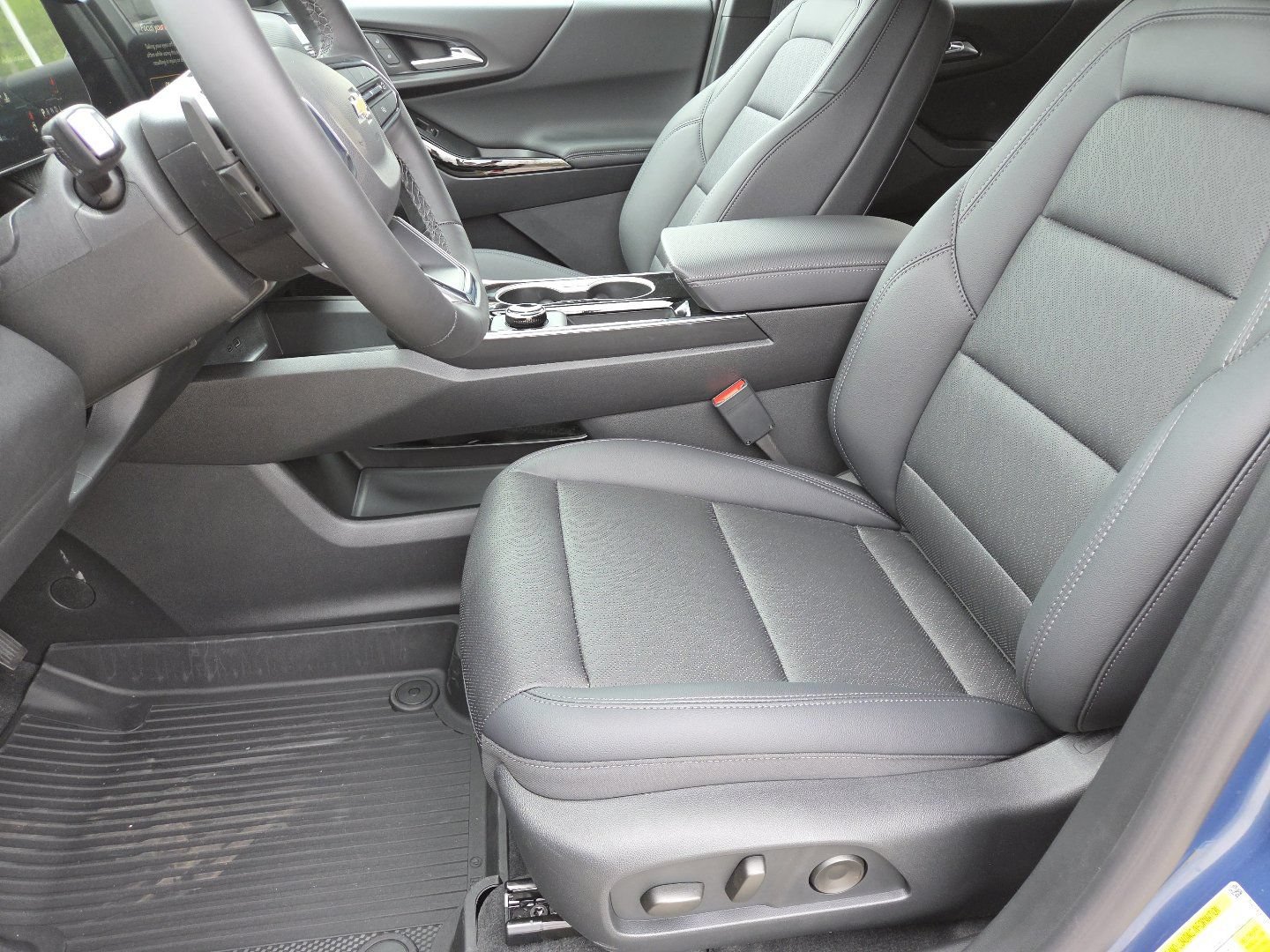 New 2026 Chevrolet Equinox LT w/ Convenience Package II AWD/4WD image 30