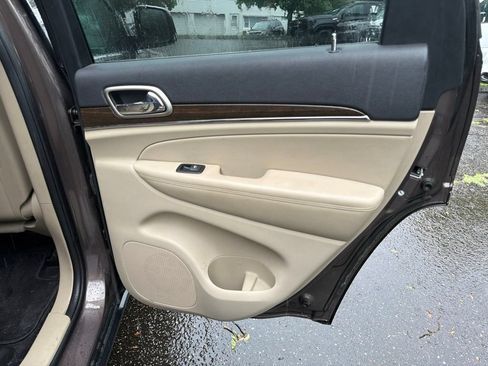 Used 2017 Jeep Grand Cherokee Limited AWD/4WD image 68