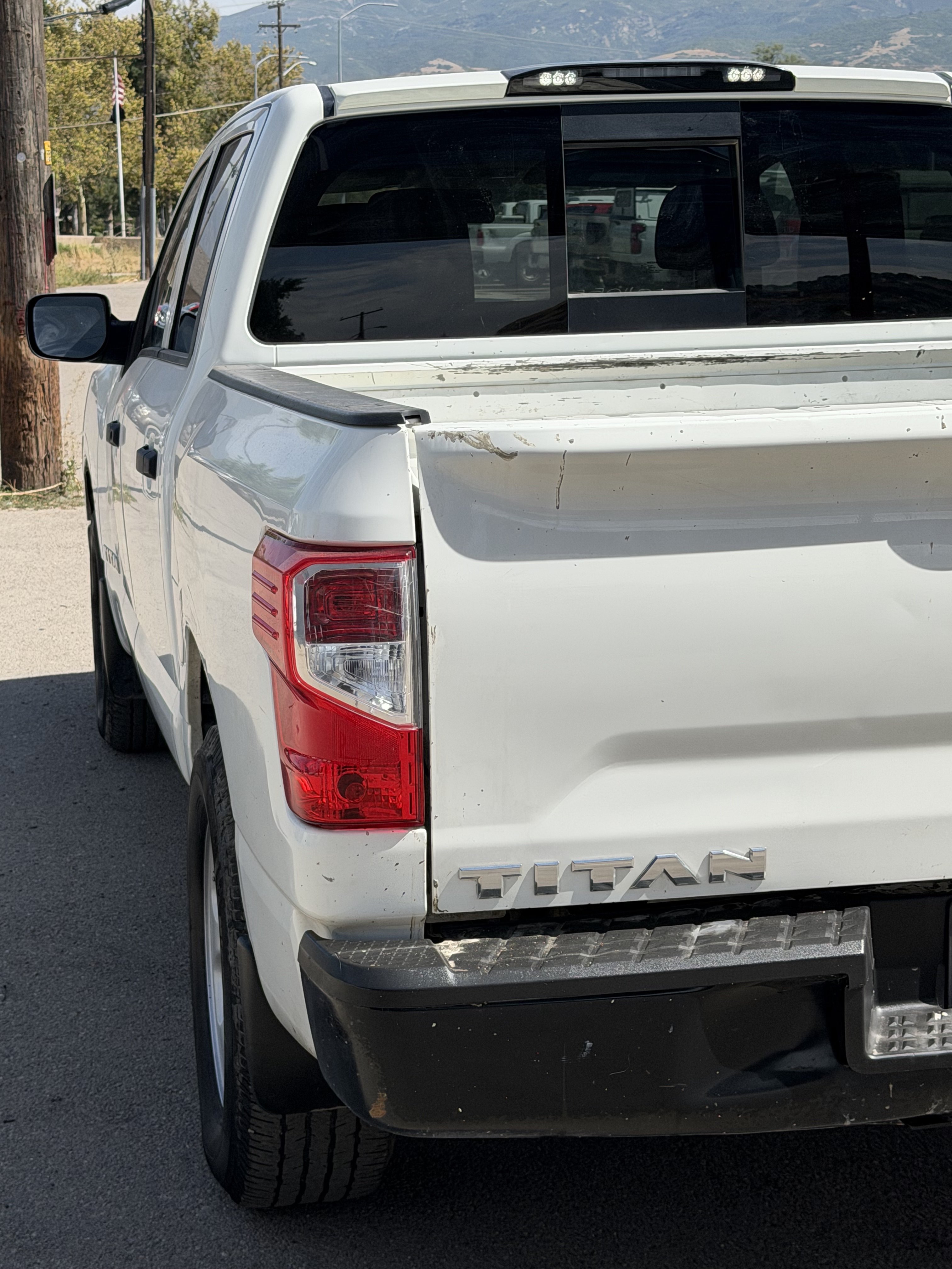Used 2019 Nissan Titan S AWD/4WD image 12
