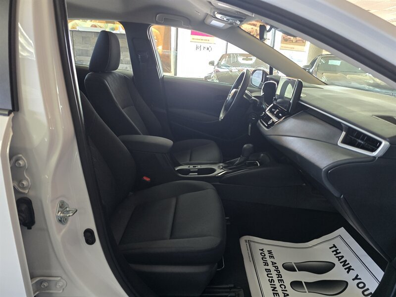 Used 2025 Toyota Corolla LE FWD image 16