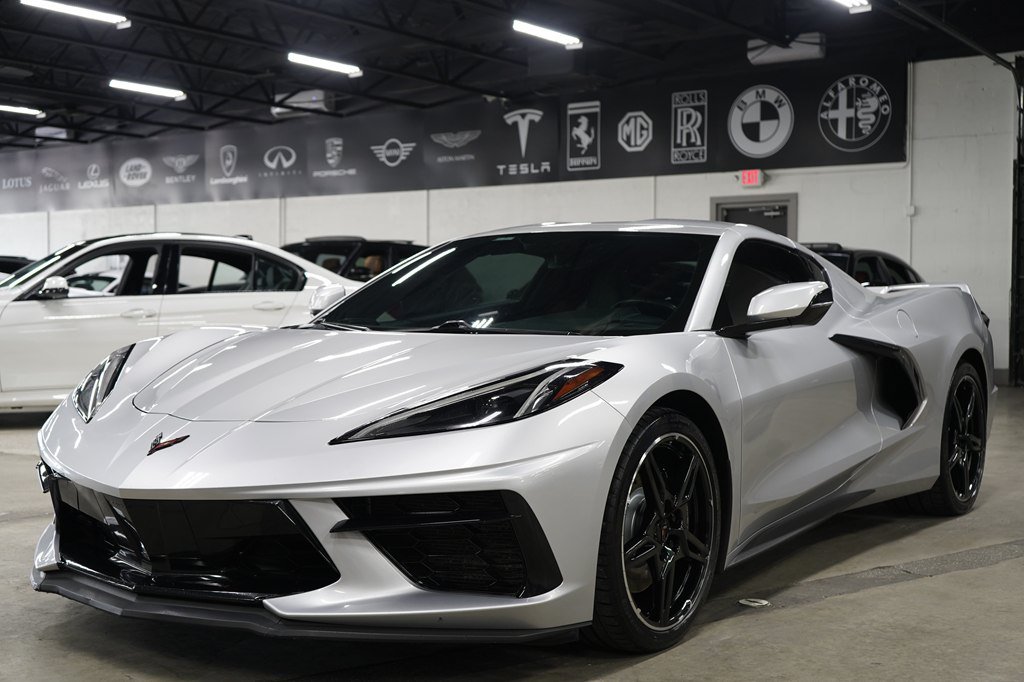 Used 2020 Chevrolet Corvette Stingray Coupe w/ Z51 Performance Package RWD image 1