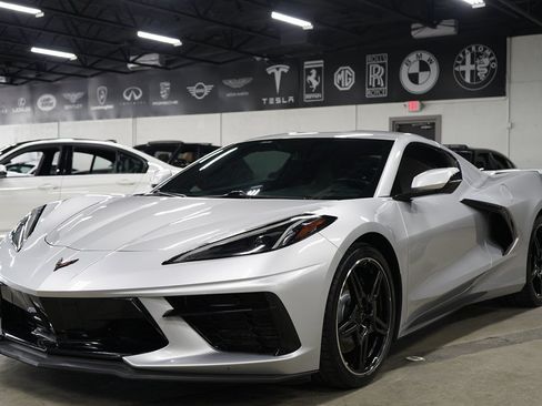 Used 2020 Chevrolet Corvette Stingray Coupe w/ Z51 Performance Package RWD image 1