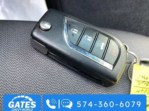 Used 2020 Toyota Camry LE image 26