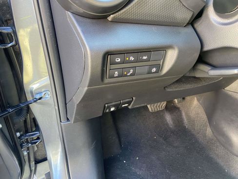 Used 2024 Nissan Kicks S image 8