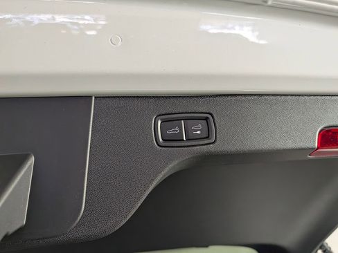 New 2026 Porsche Macan 4 Electric image 18