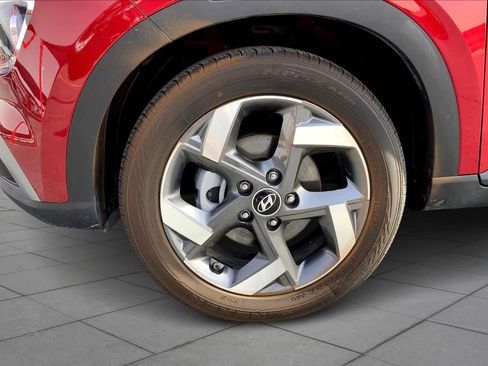 Used 2025 Hyundai Venue SEL image 9